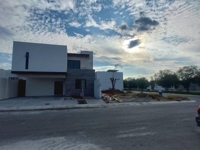 Fraccionamiento Residencial La Escondida blvd. colosio, 4 habitaciones 1 en planta baja